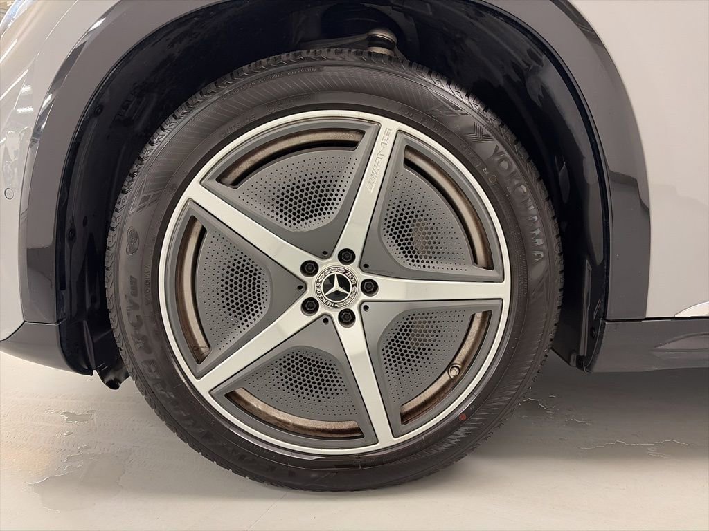 Certified 2023 Mercedes-Benz EQS 580 4MATIC SUV w/ Acoustic Comfort Package image 10