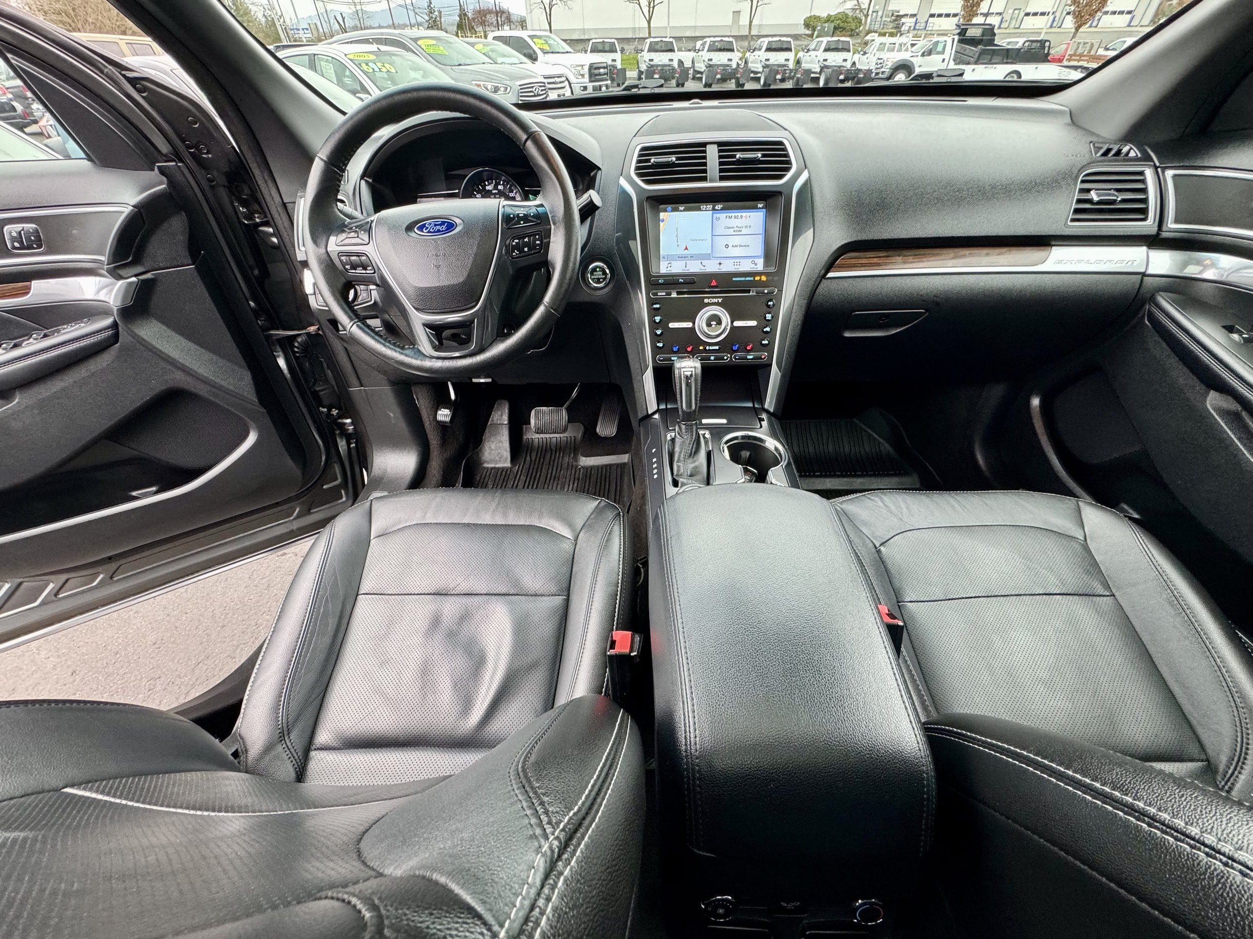 Used 2017 Ford Explorer Limited AWD/4WD image 10