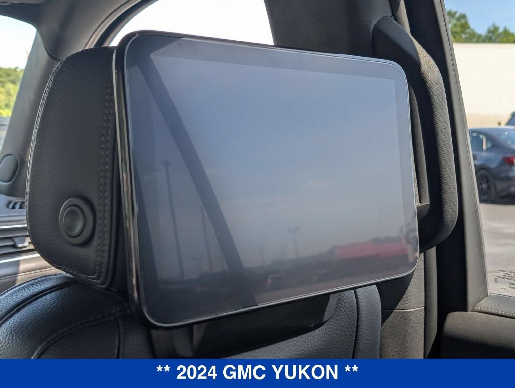 Used 2024 GMC Yukon Denali w/ Advanced Technology Package AWD/4WD image 26