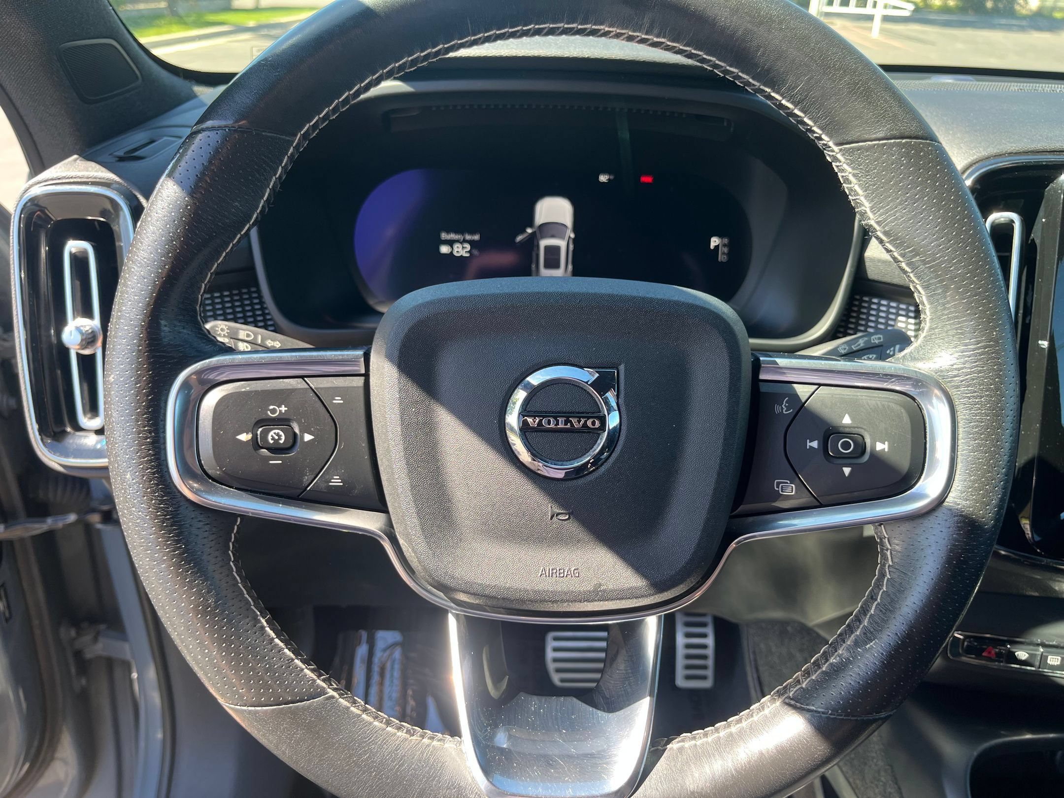 Used 2021 Volvo XC40 P8 Recharge w/ Advanced Package AWD/4WD image 13