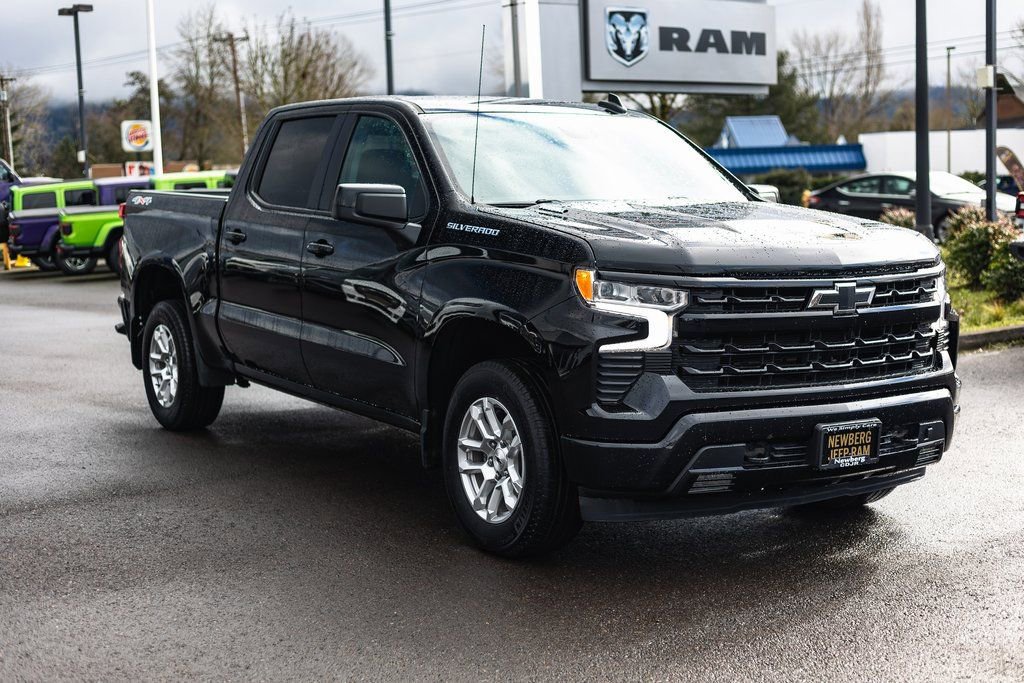 Used 2024 Chevrolet Silverado 1500 RST image 8