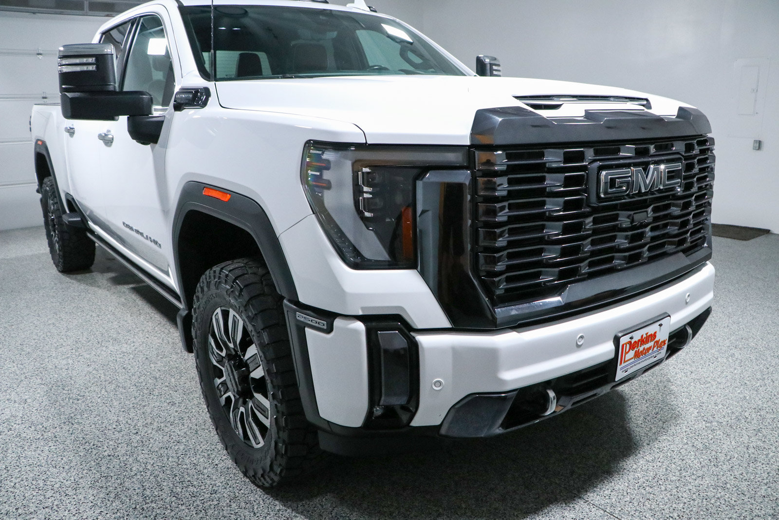 Used 2024 GMC Sierra 2500 Denali Ultimate w/ Max Trailering Package AWD/4WD image 5
