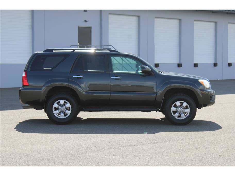 Used 2007 Toyota 4Runner SR5 AWD/4WD image 4