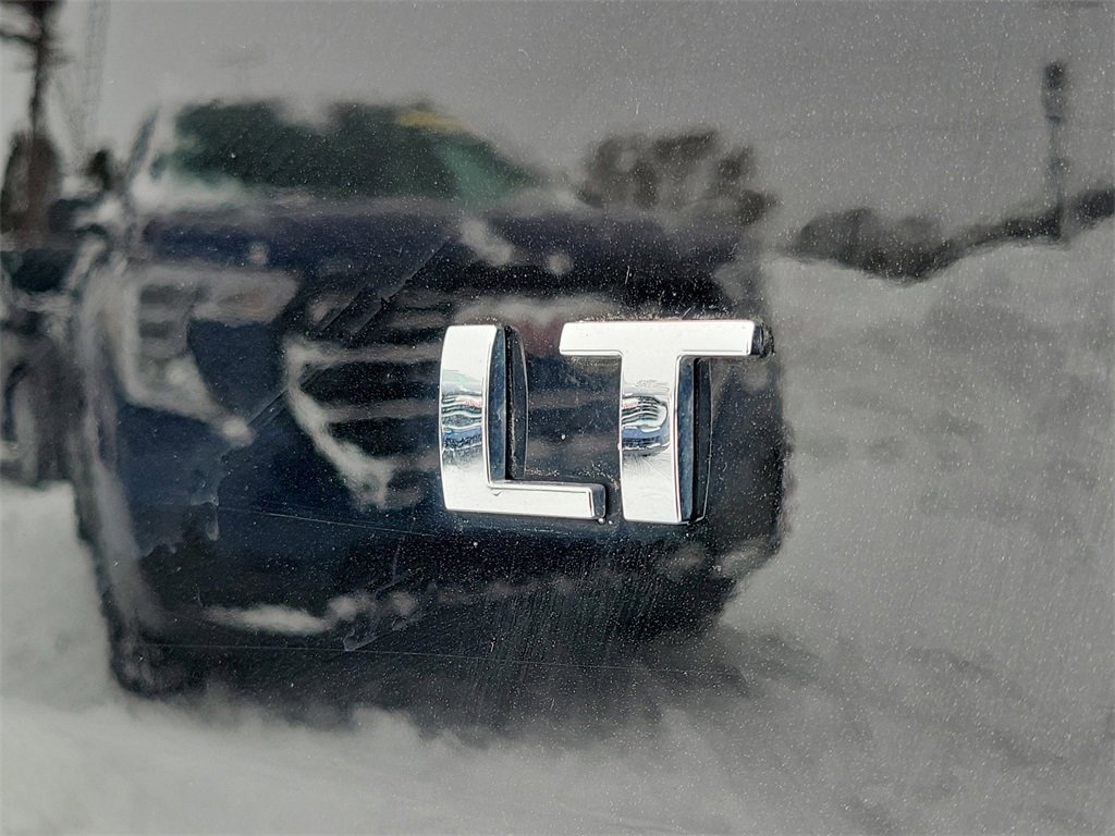 Used 2023 Chevrolet Traverse LT w/ LPO, Floor Liner Package image 6