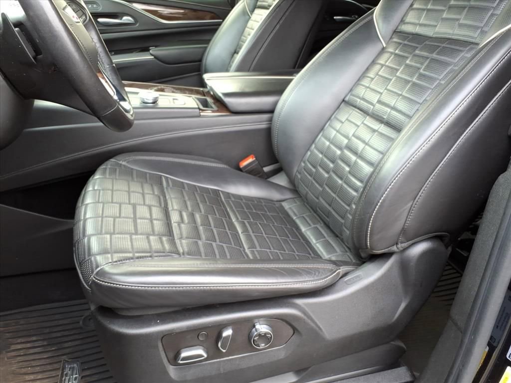 Used 2021 Cadillac Escalade Premium Luxury Platinum AWD/4WD image 19