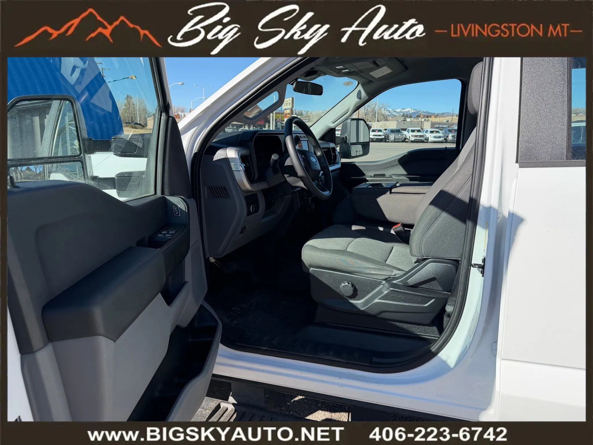 Used 2024 Ford F250 XL w/ XL Chrome Package image 11