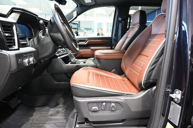 Used 2024 GMC Sierra 3500 Denali Ultimate image 17
