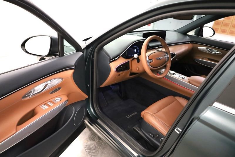 Used 2024 Genesis GV70 2.5T w/ Advanced Package image 9