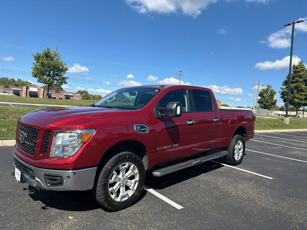 Used 2019 Nissan Titan SV w/ SV Convenience Package image 1