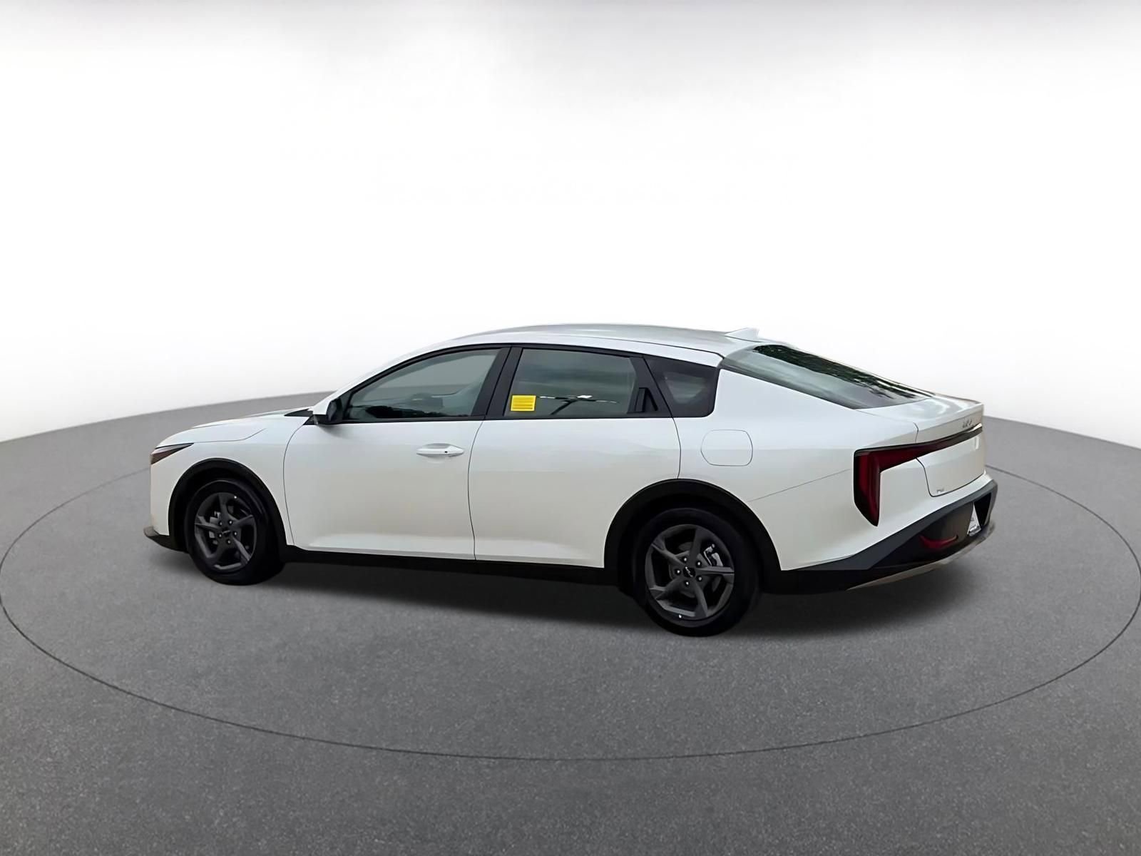 Used 2025 Kia K4 FWD image 11