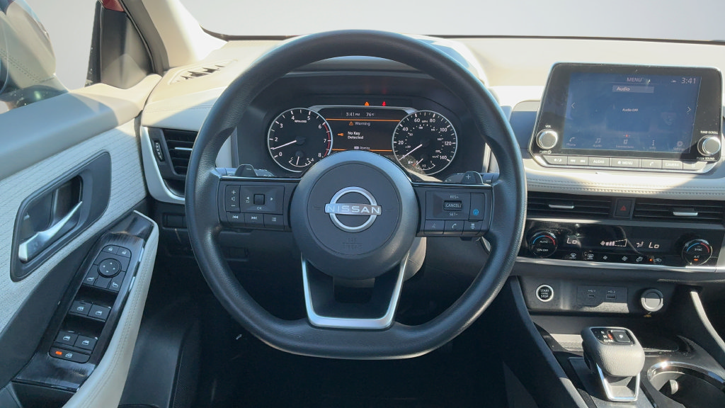 Used 2023 Nissan Rogue SV FWD image 9