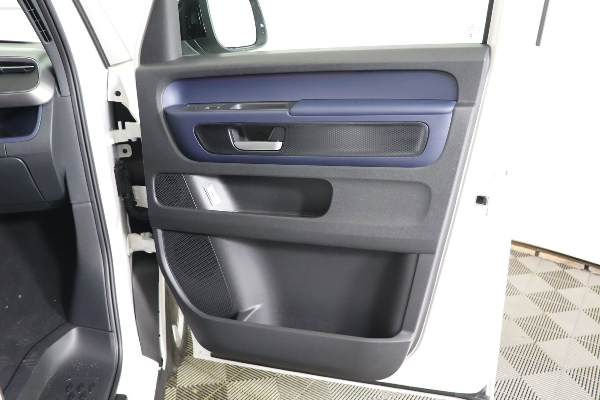New 2025 Volkswagen ID. Buzz Pro S RWD image 51