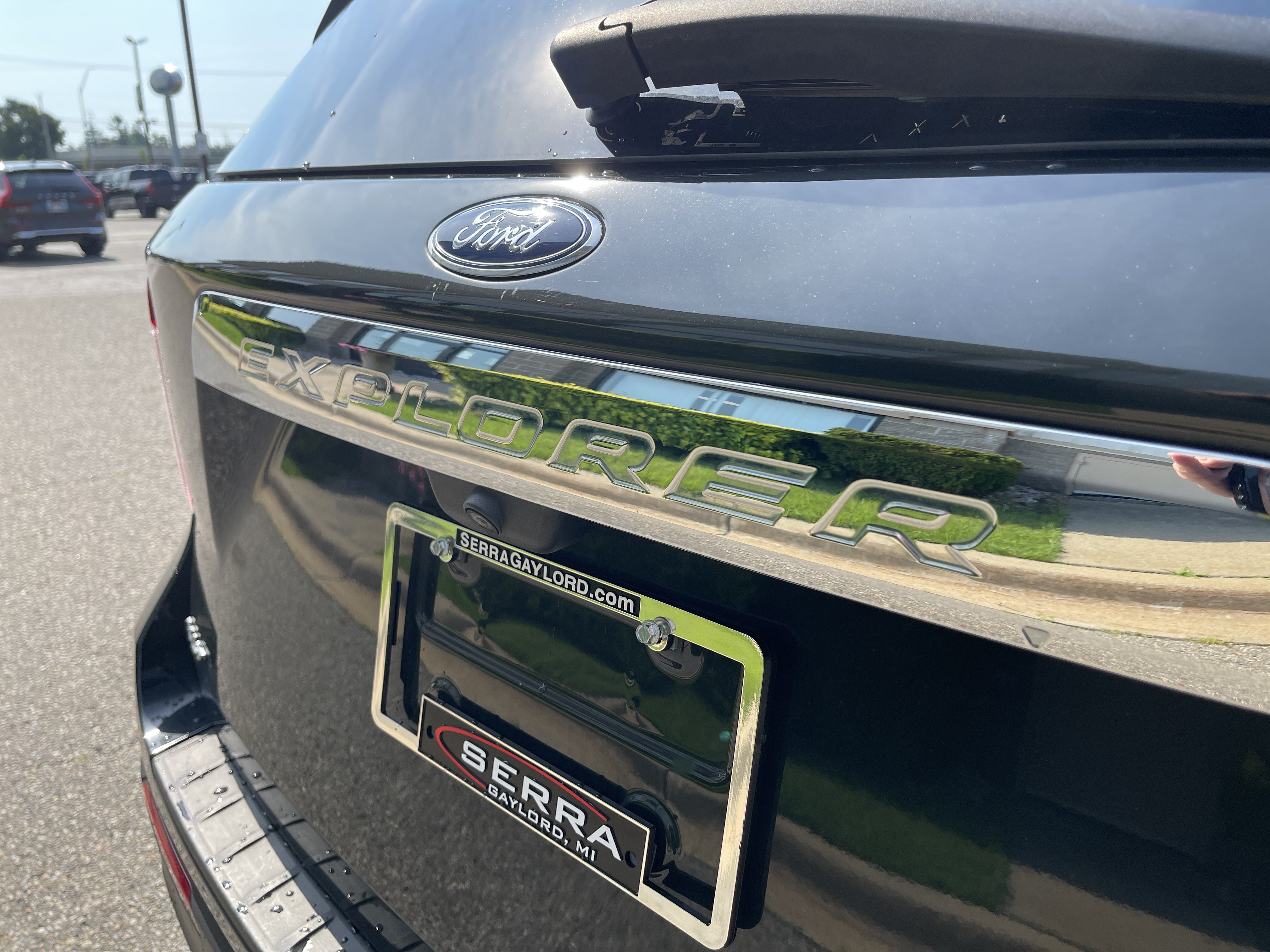 Used 2023 Ford Explorer XLT AWD/4WD image 25