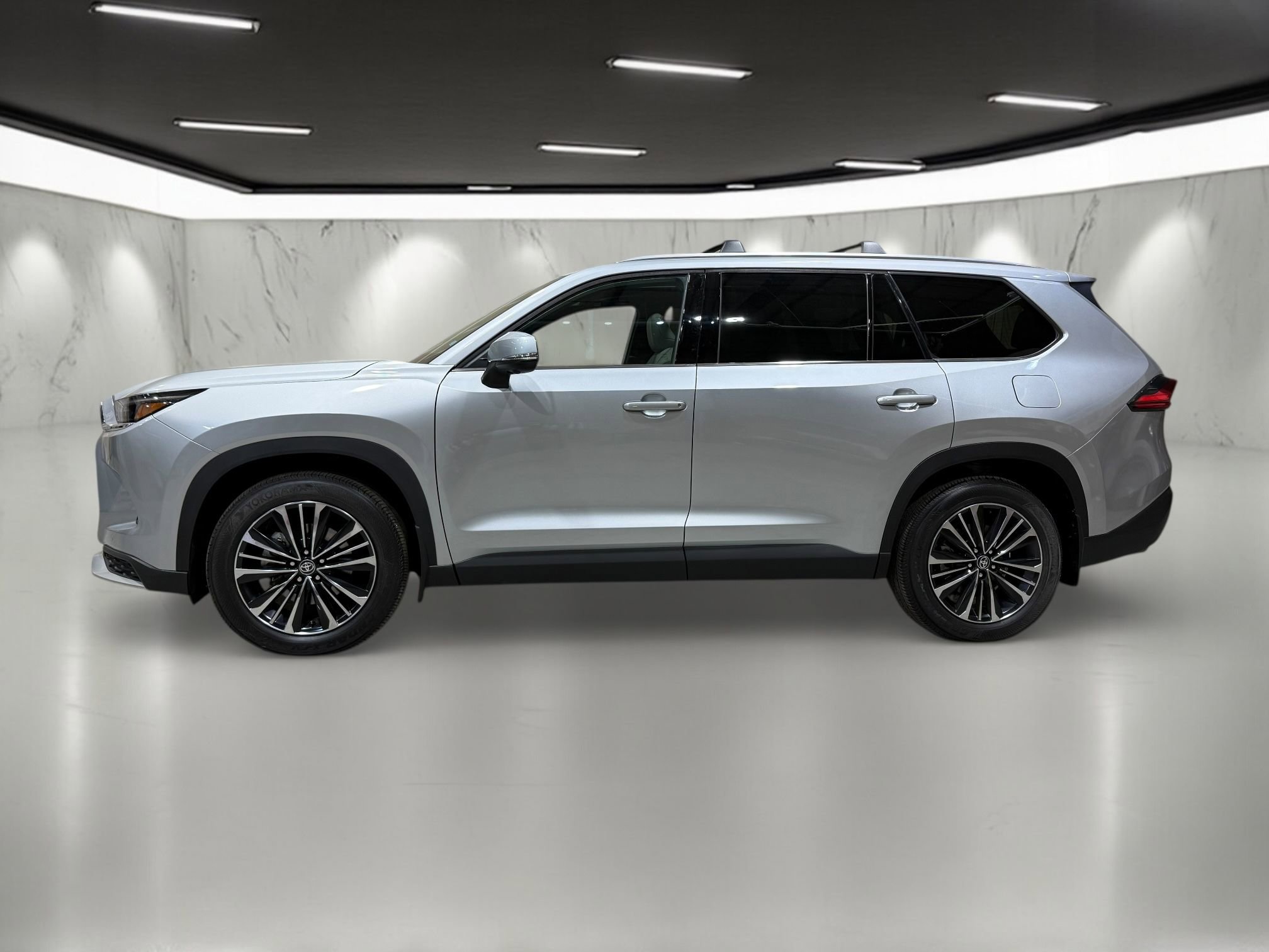 Used 2024 Toyota Grand Highlander AWD Hybrid image 2