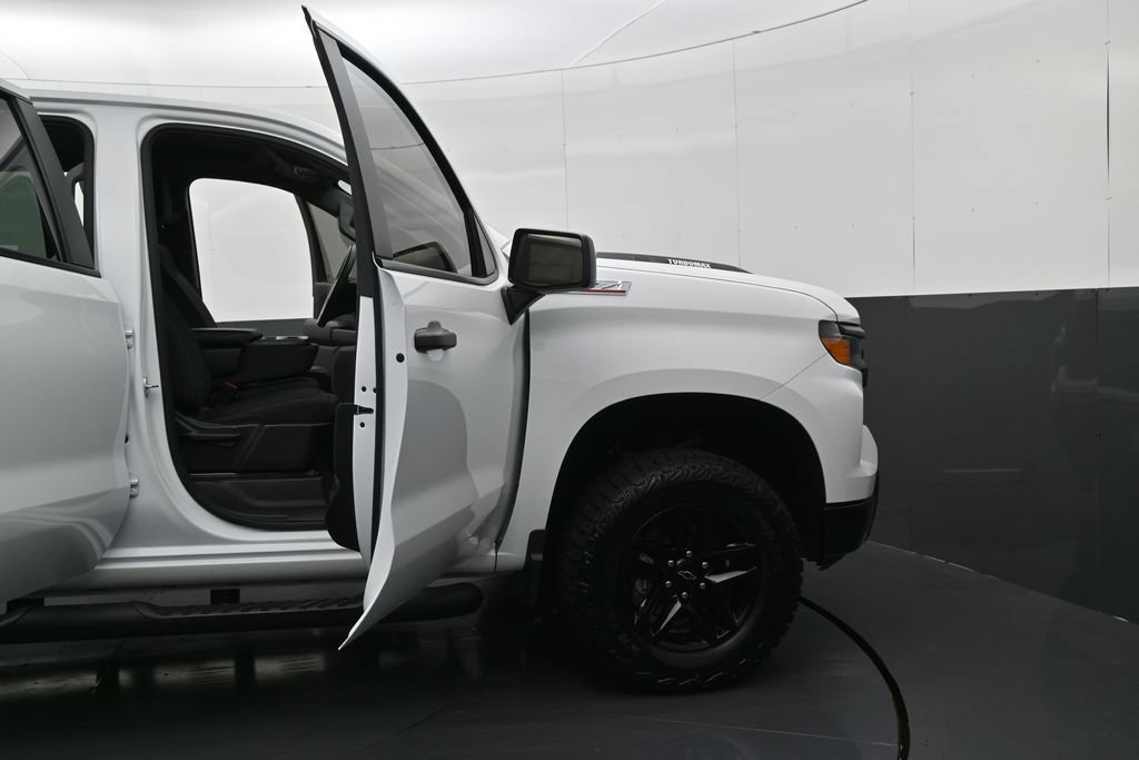Used 2024 Chevrolet Silverado 1500 Custom Trail Boss AWD/4WD image 9