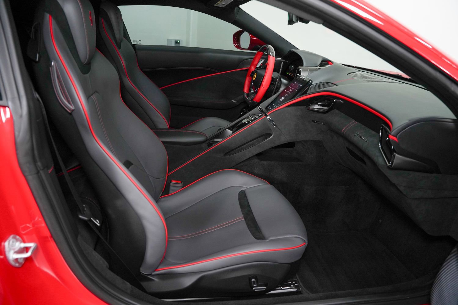 Used 2022 Ferrari Roma image 27