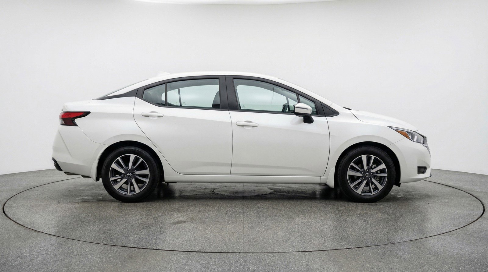 Used 2025 Nissan Versa SV FWD image 11