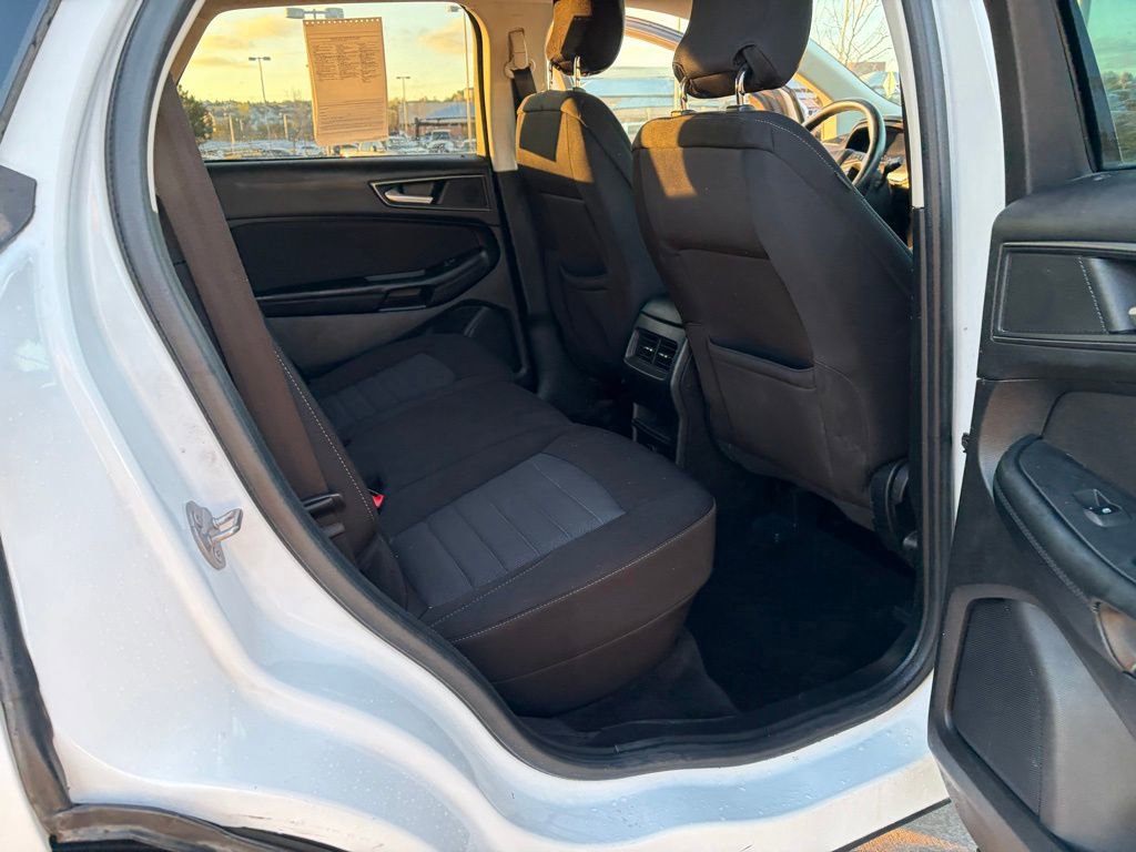 Used 2017 Ford Edge SE AWD/4WD image 16