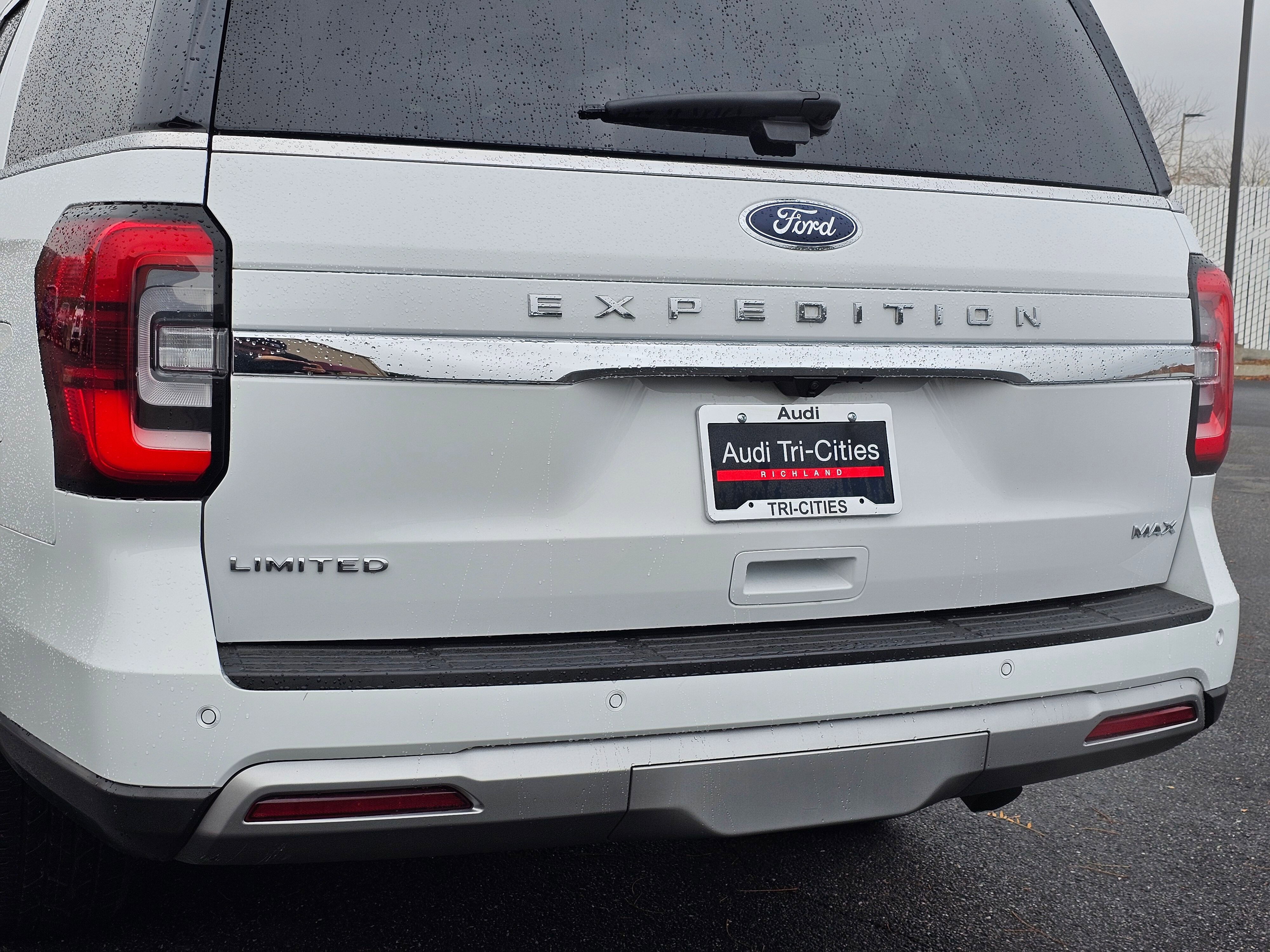 Used 2023 Ford Expedition Max Limited image 7