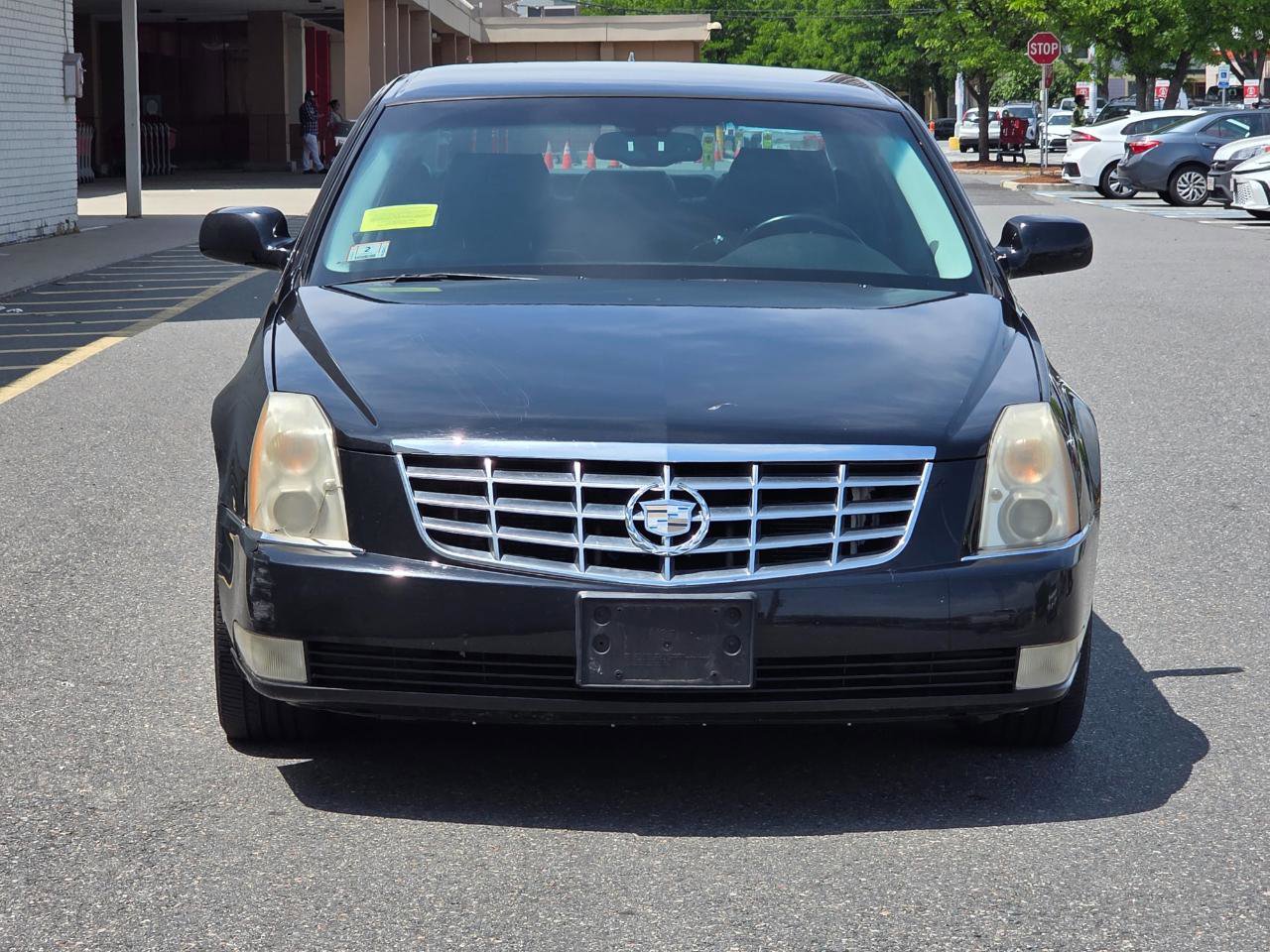 Used 2011 Cadillac DTS FWD image 2