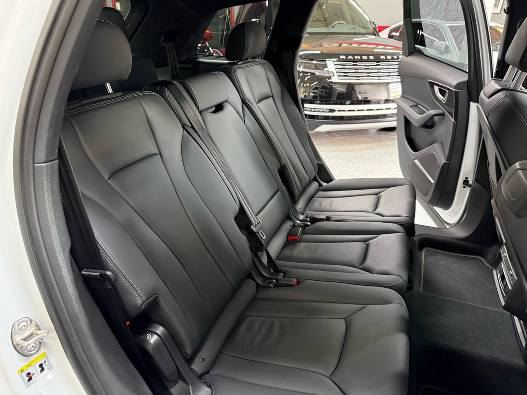 Used 2025 Audi Q7 2.0T Premium Plus w/ Premium Plus Package AWD/4WD image 23