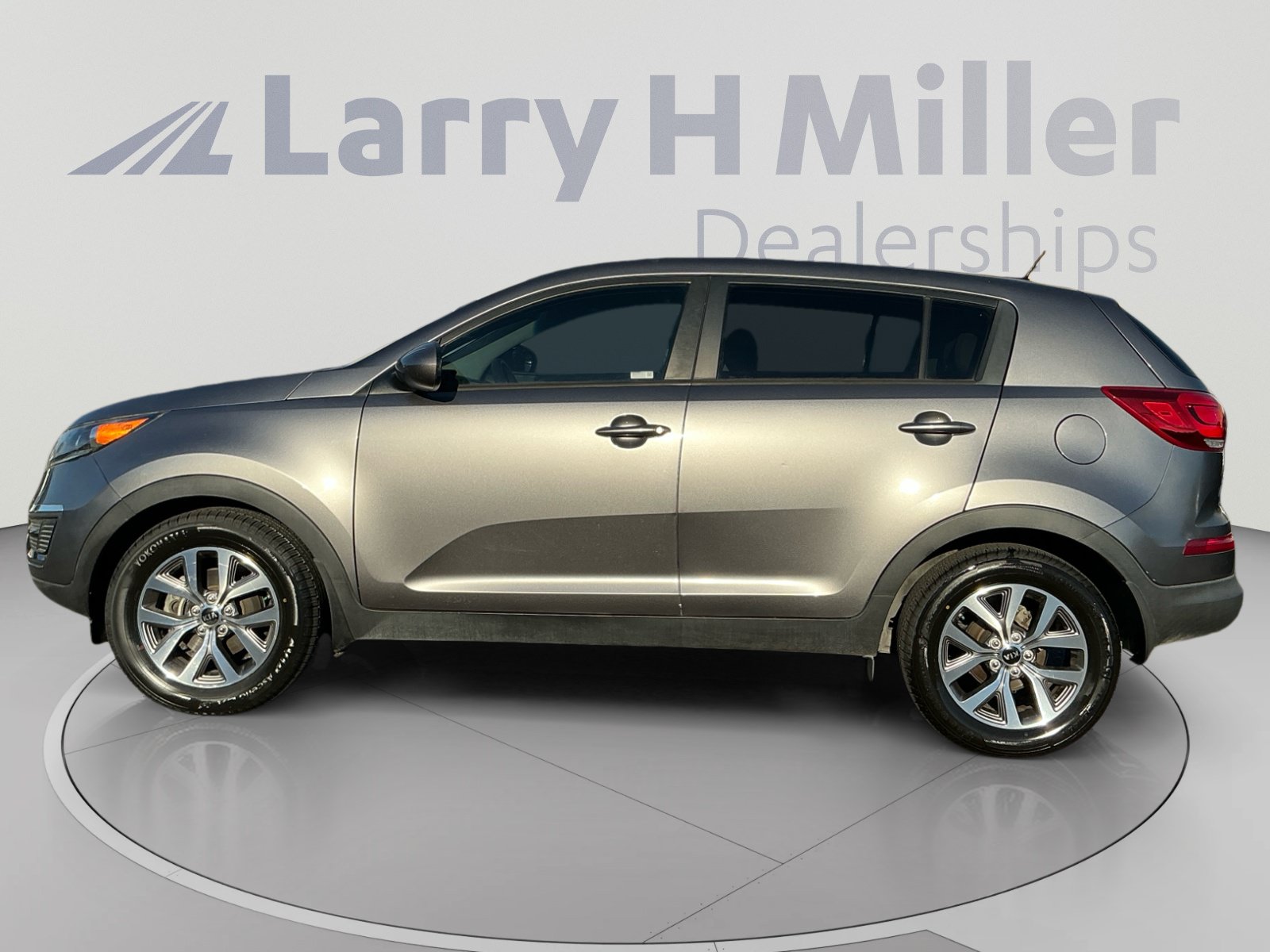 Used 2015 Kia Sportage LX FWD image 2