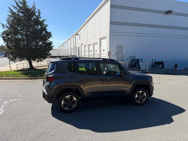 Used 2016 Jeep Renegade Sport w/ Power & Air Group AWD/4WD image 4