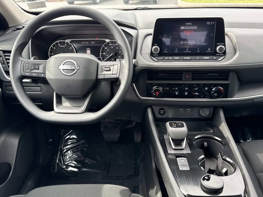 Used 2025 Nissan Rogue S AWD/4WD image 3