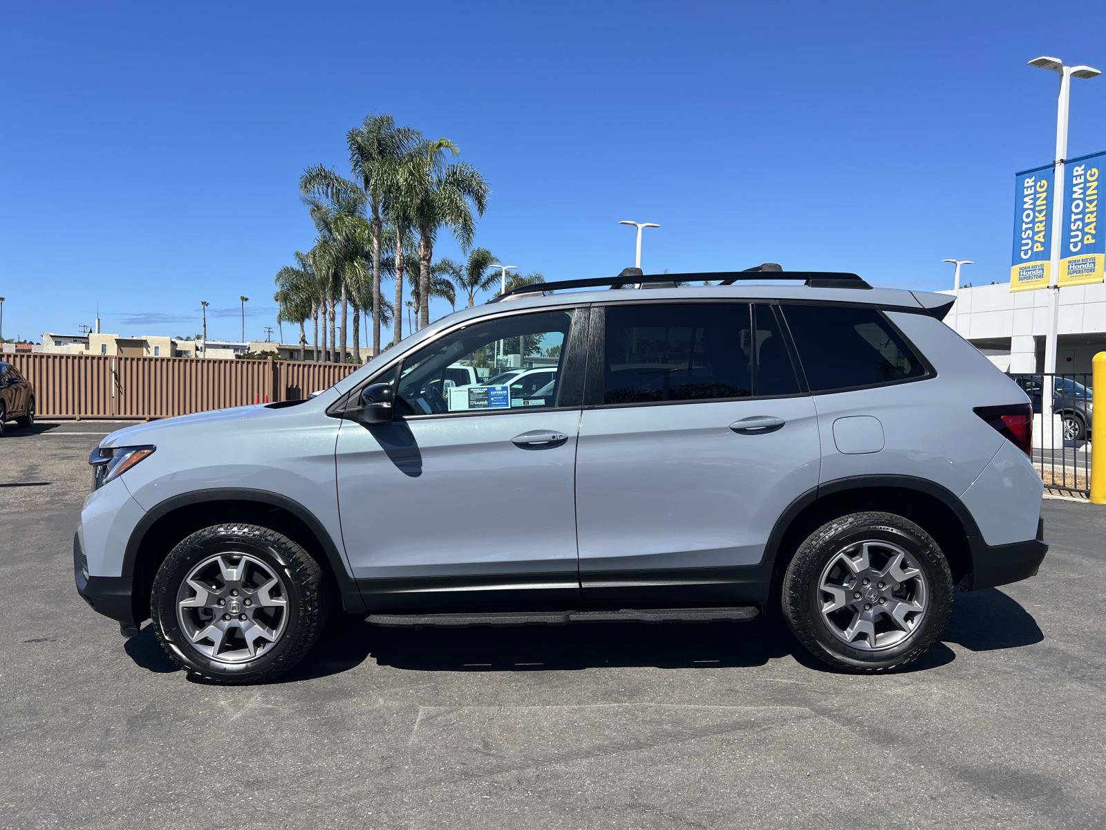 Certified 2023 Honda Passport TrailSport image 2