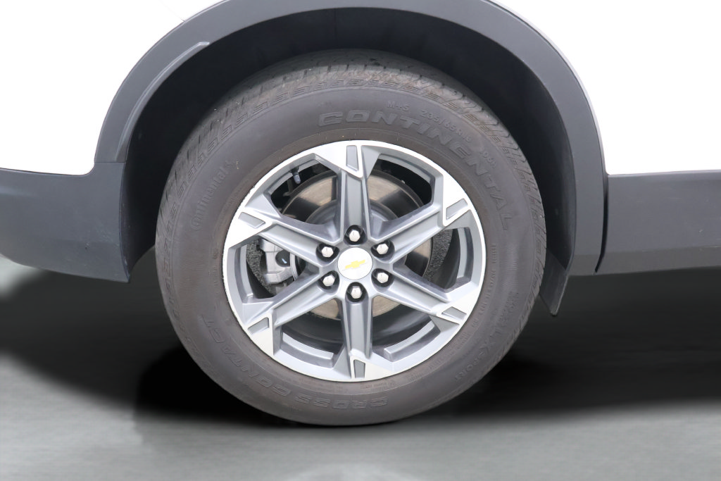 Used 2025 Chevrolet Blazer LT FWD image 32