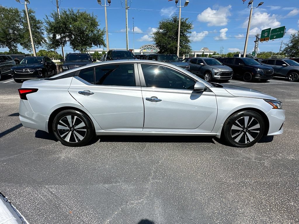 Used 2021 Nissan Altima 2.5 SV w/ SV Premium Package FWD image 4