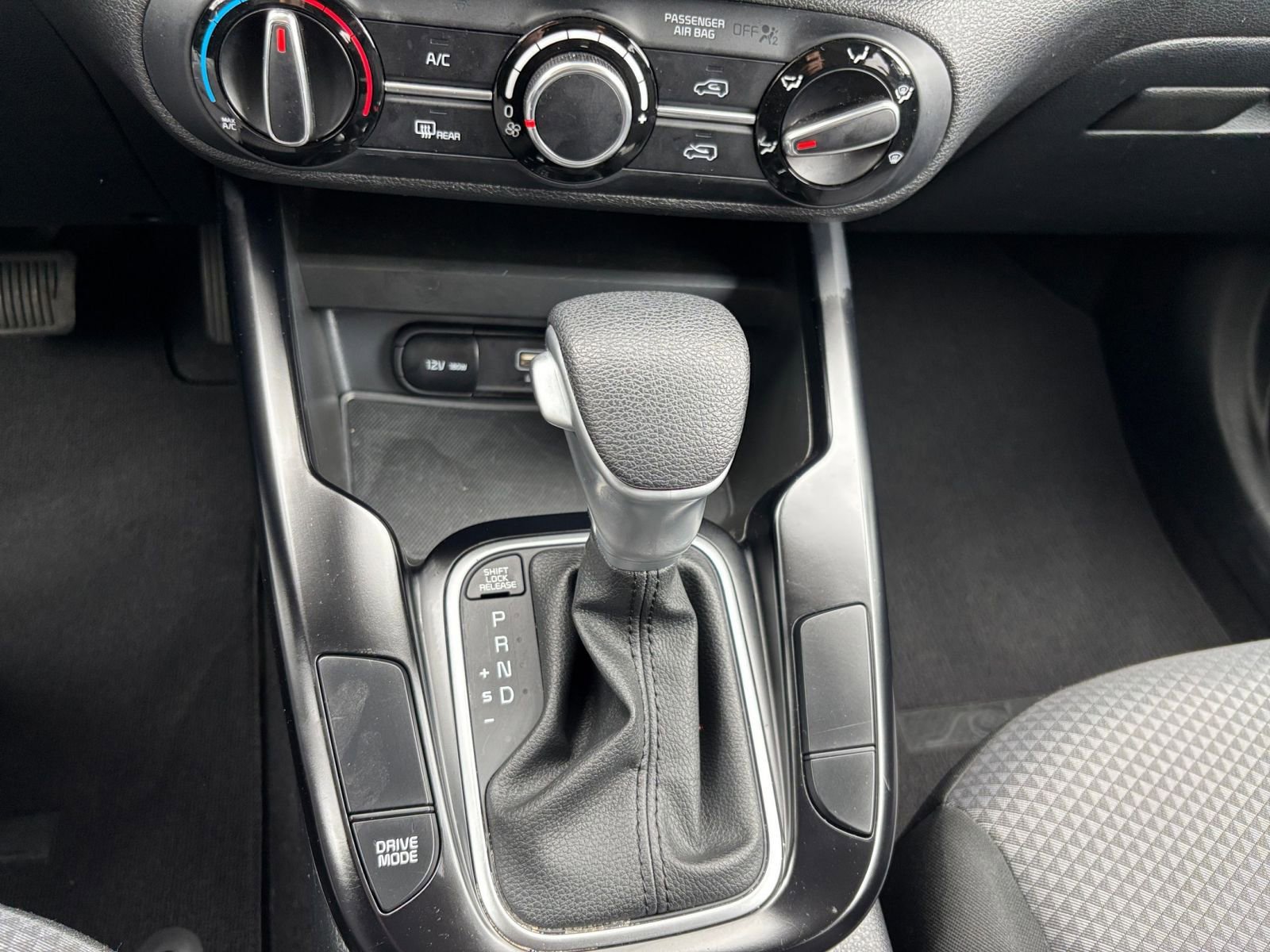 Used 2025 Kia Soul LX w/ LX Technology Package FWD image 42