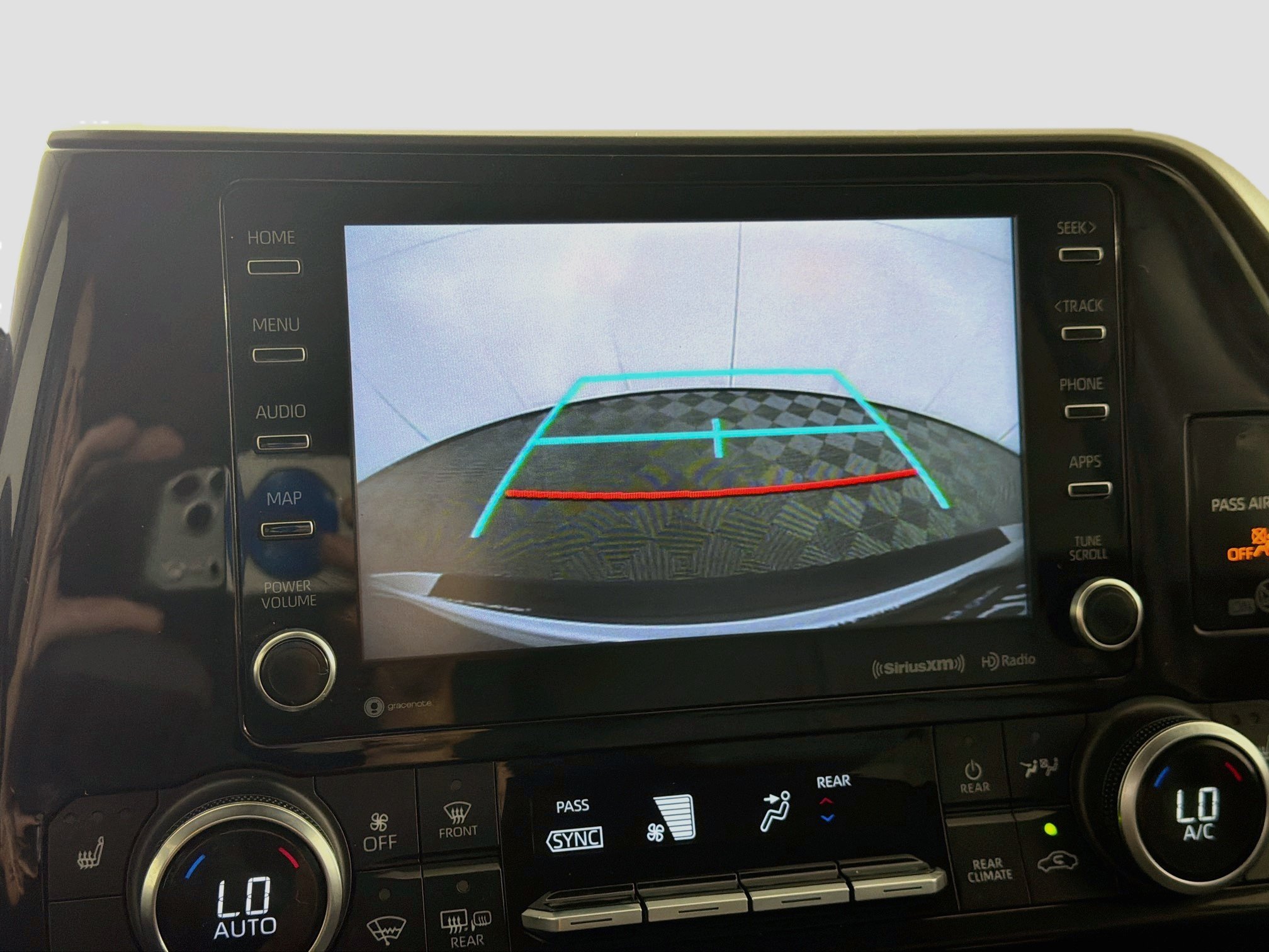 Used 2021 Toyota Highlander XLE FWD image 23