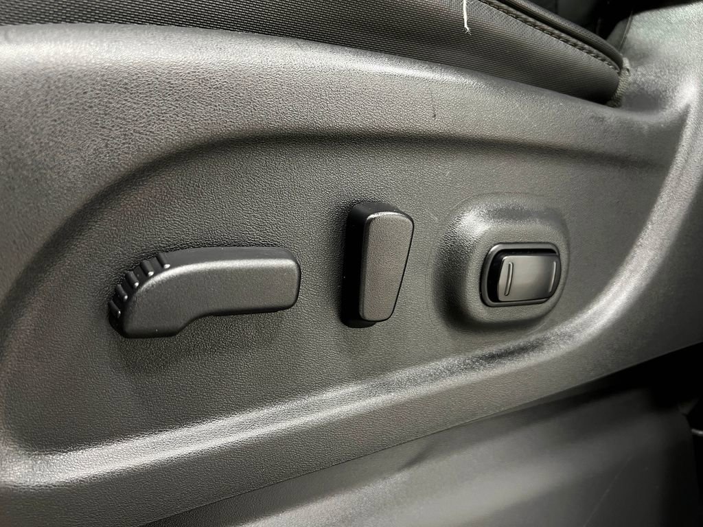 Used 2017 Nissan Titan PRO-4X image 16