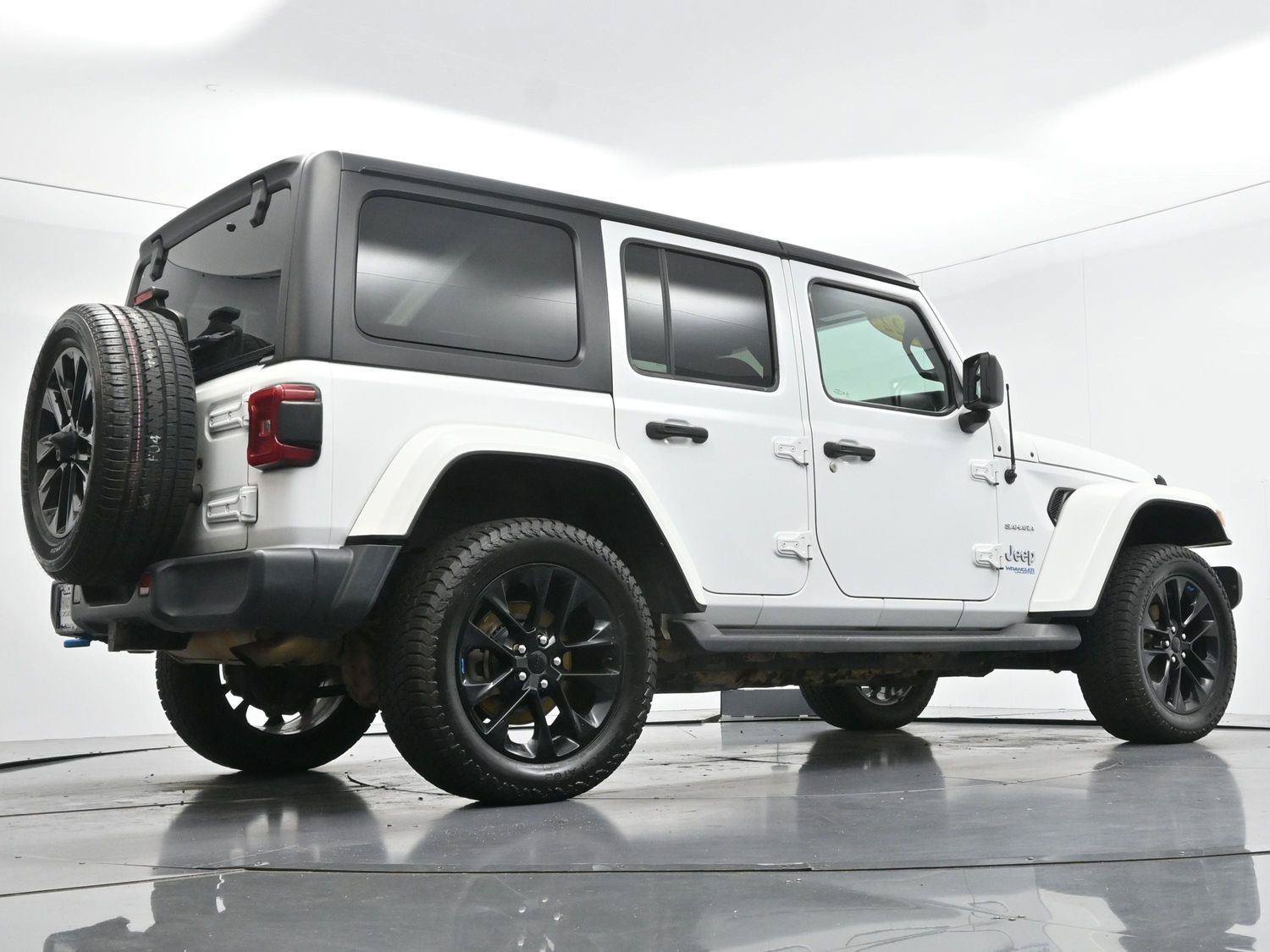 Used 2022 Jeep Wrangler Unlimited Sahara AWD/4WD image 52