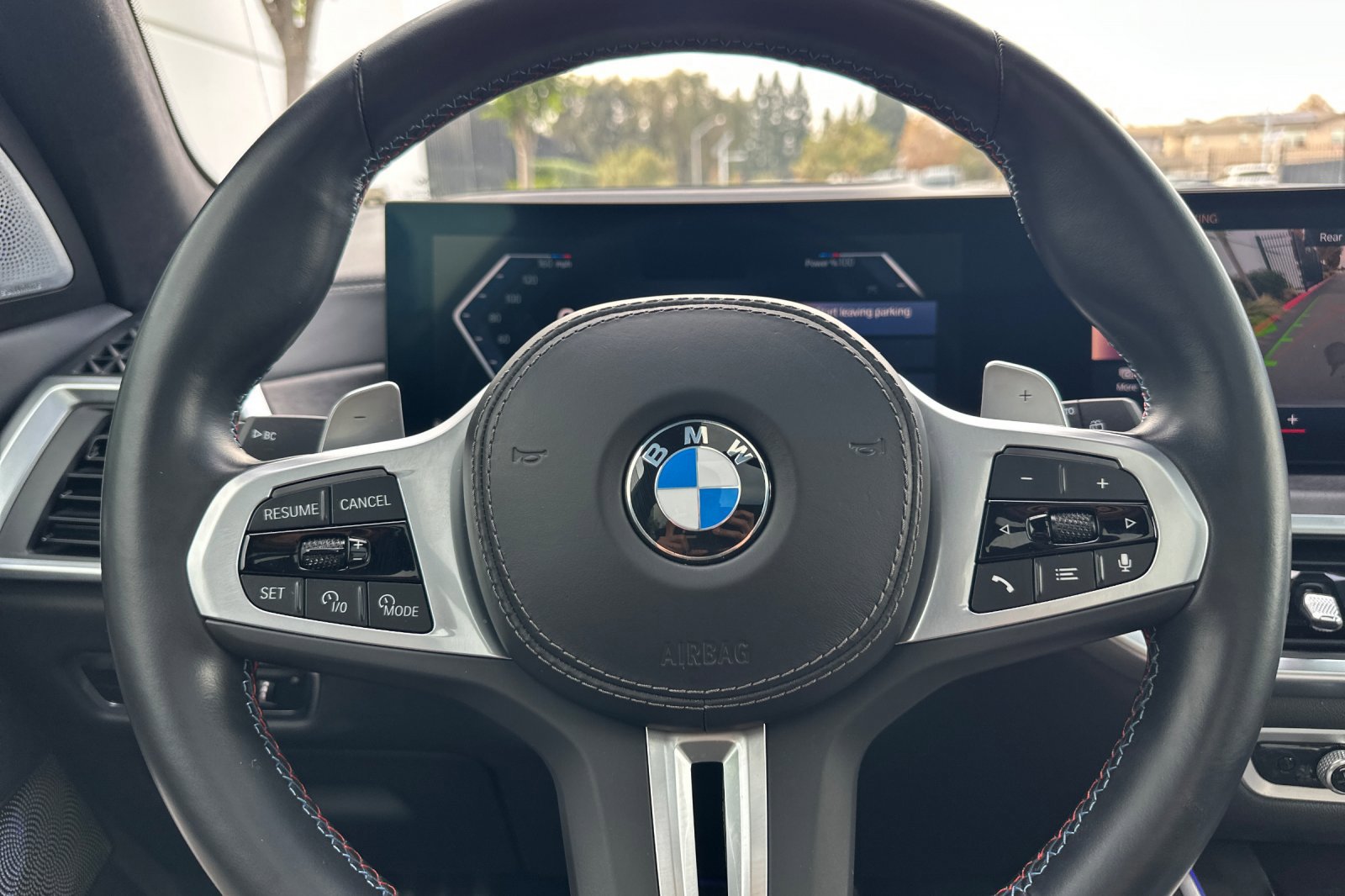 Used 2023 BMW X7 M60i w/ Executive Package image 25