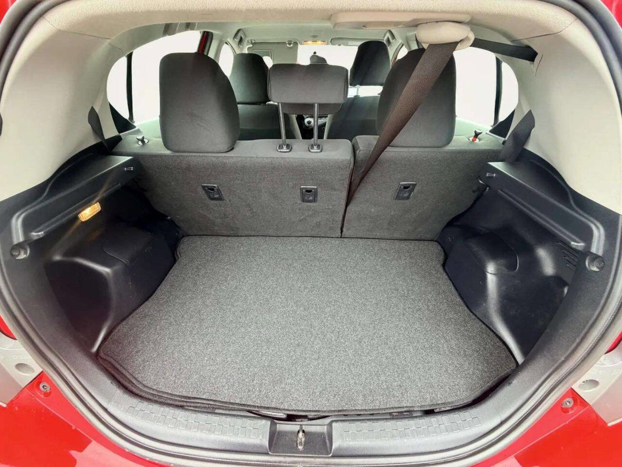 Used 2013 Toyota Prius C Two FWD image 5
