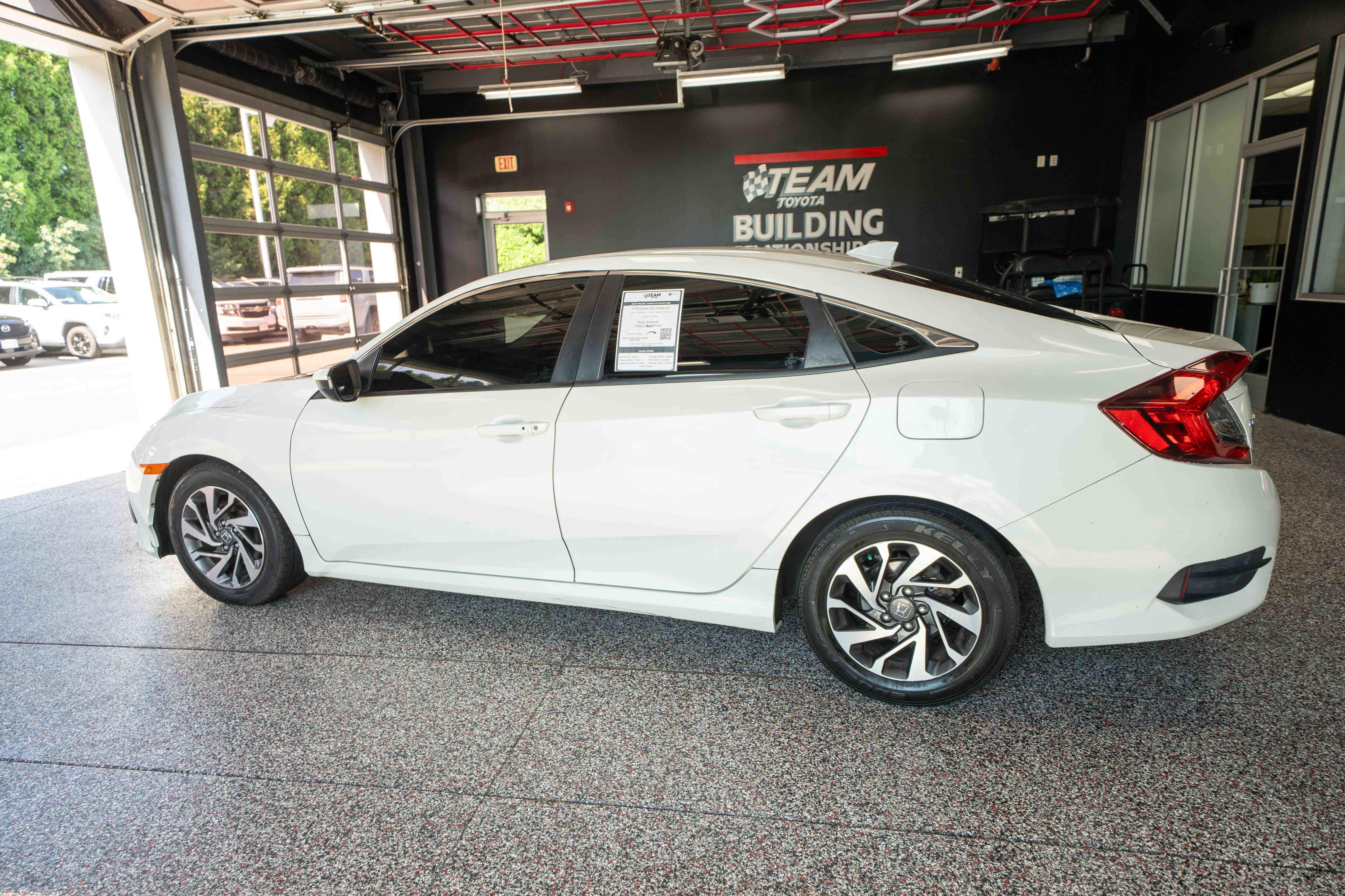Used 2018 Honda Civic EX image 2