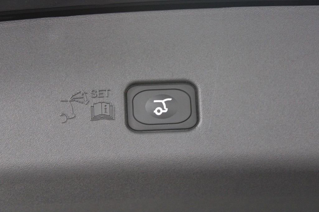 New 2026 Lincoln Nautilus Reserve w/ Jet Appearance Package image 17