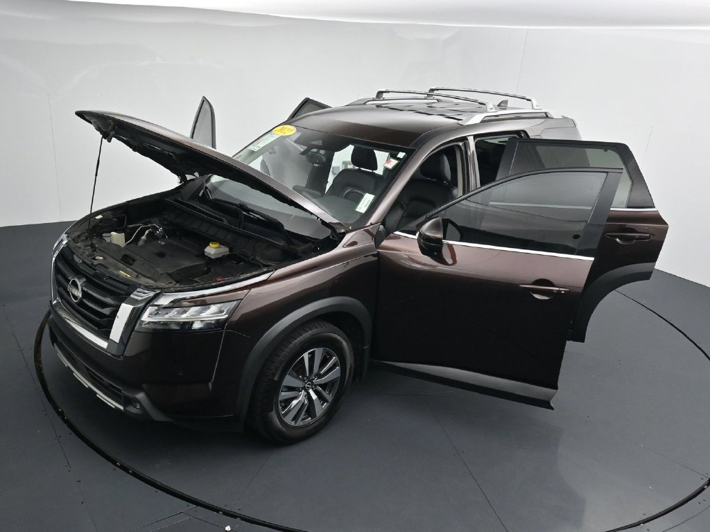 Used 2022 Nissan Pathfinder SL AWD/4WD image 40