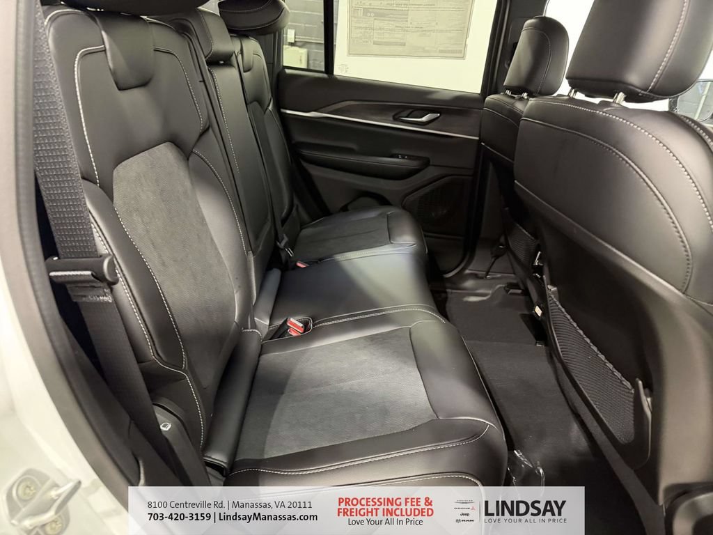 New 2026 Jeep Grand Cherokee Altitude AWD/4WD image 11
