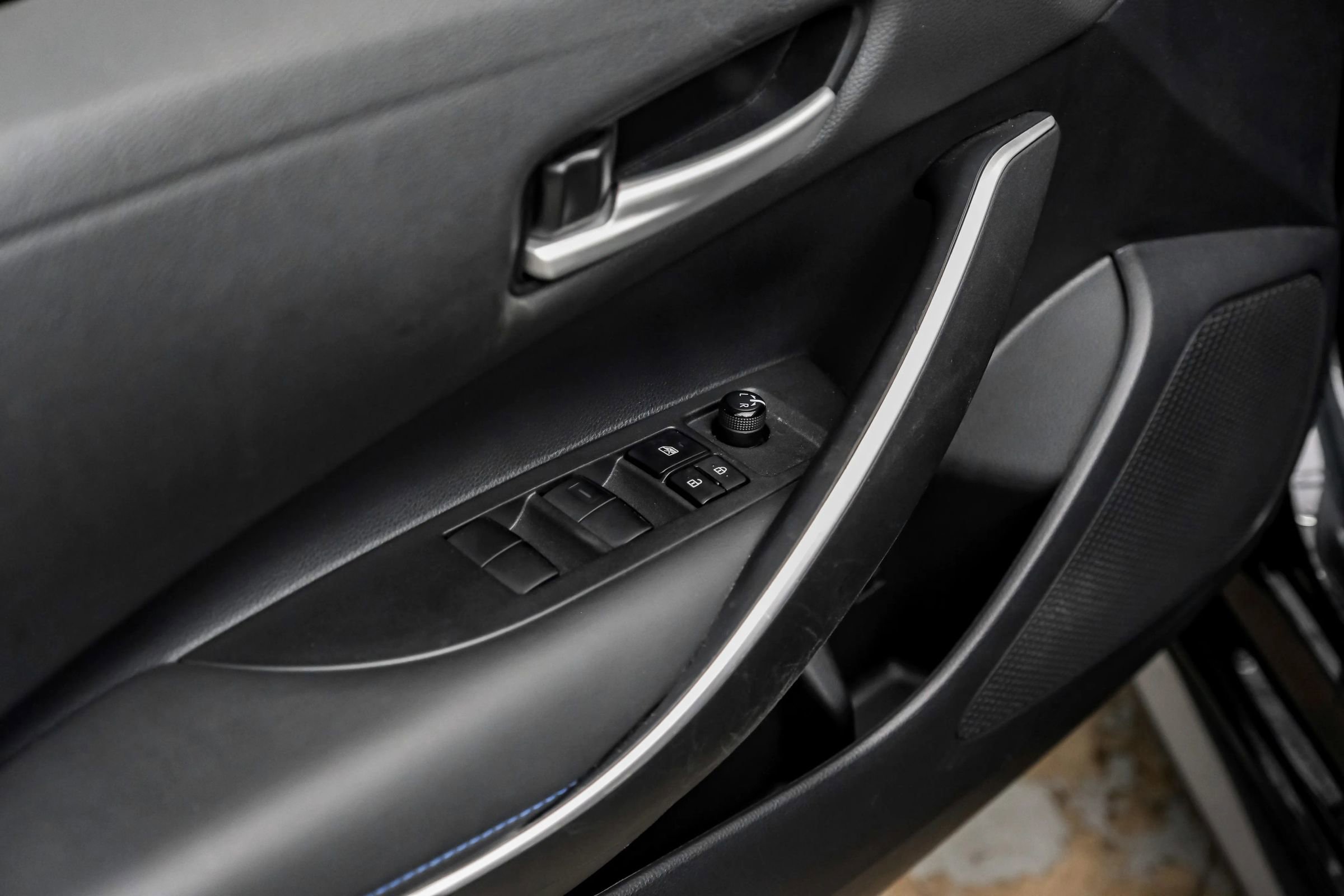 Used 2021 Toyota Corolla SE image 39