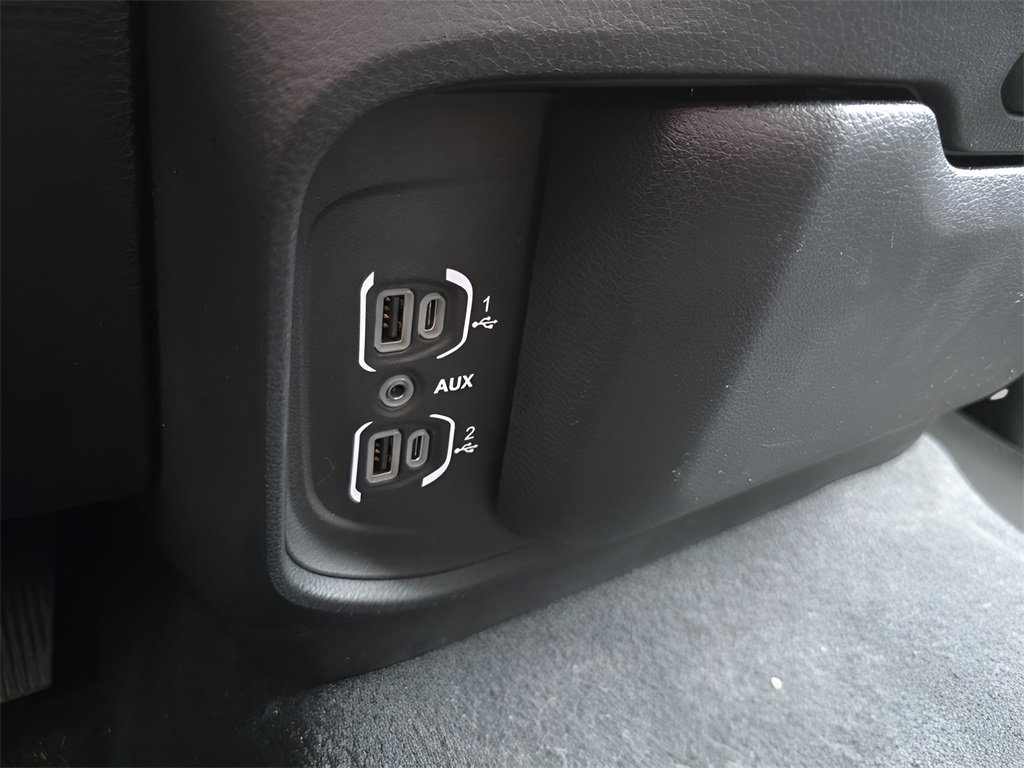 Used 2019 RAM 1500 Laramie image 32