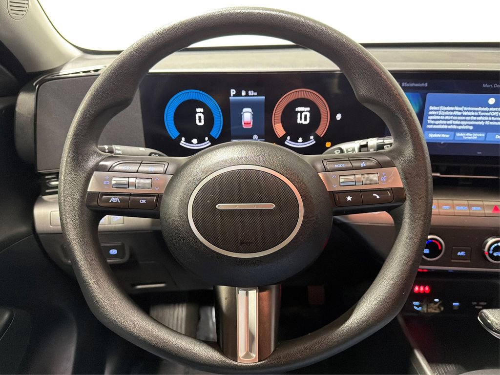 Used 2025 Hyundai Kona SE image 17