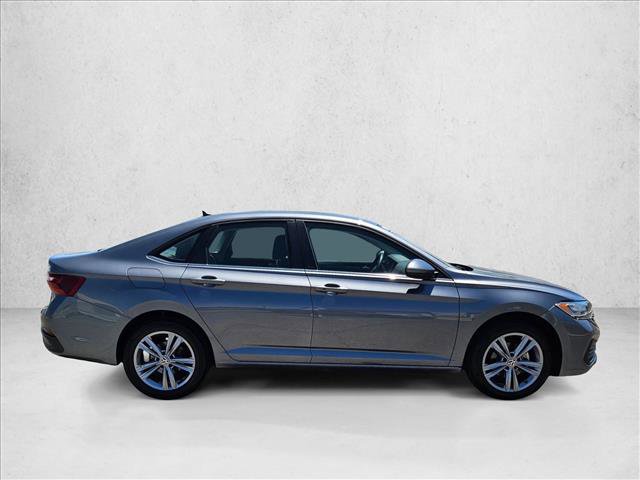 Used 2024 Volkswagen Jetta SE FWD image 4