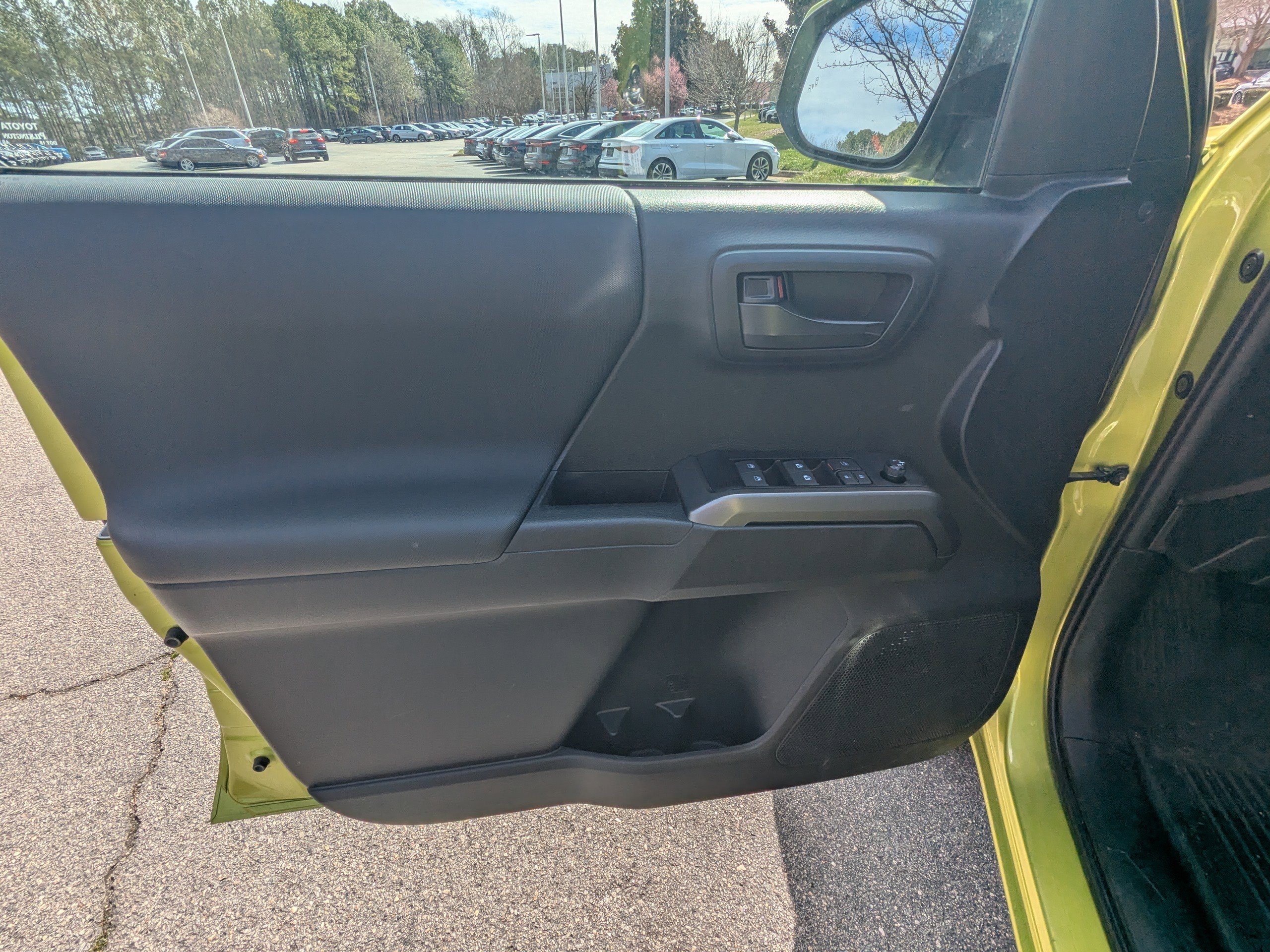 Used 2023 Toyota Tacoma TRD Off-Road w/ Technology Package image 14