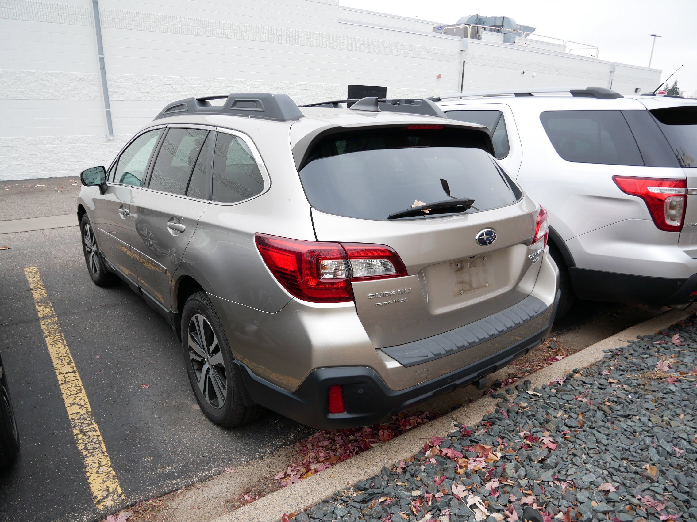 Used 2018 Subaru Outback 3.6R Limited image 4