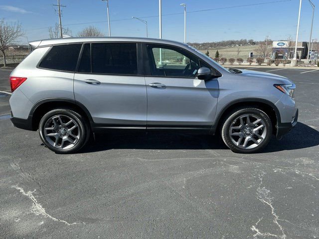 Used 2023 Honda Passport EX-L image 2