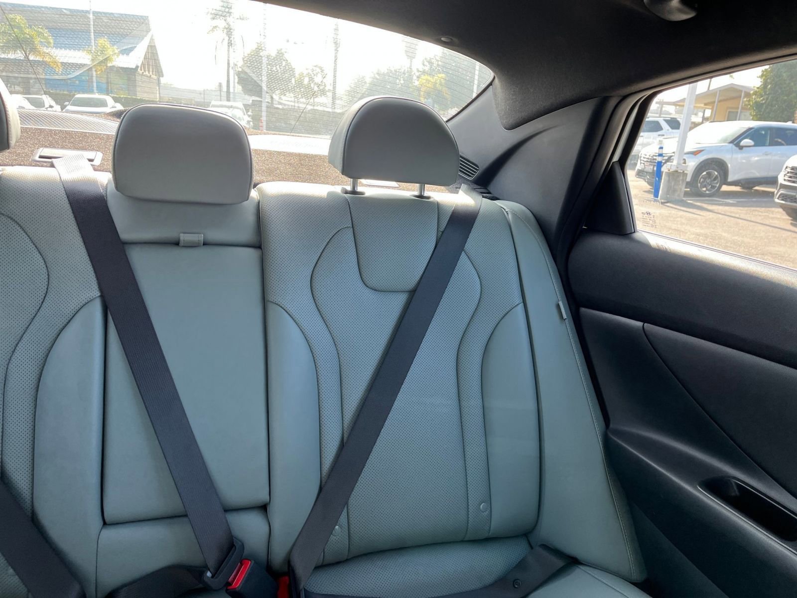 Used 2025 Hyundai Elantra Limited image 38