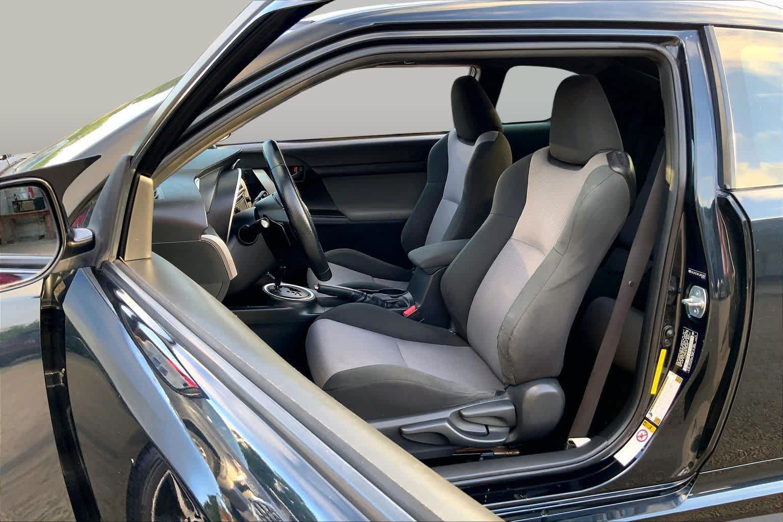 Used 2015 Scion tC FWD image 7